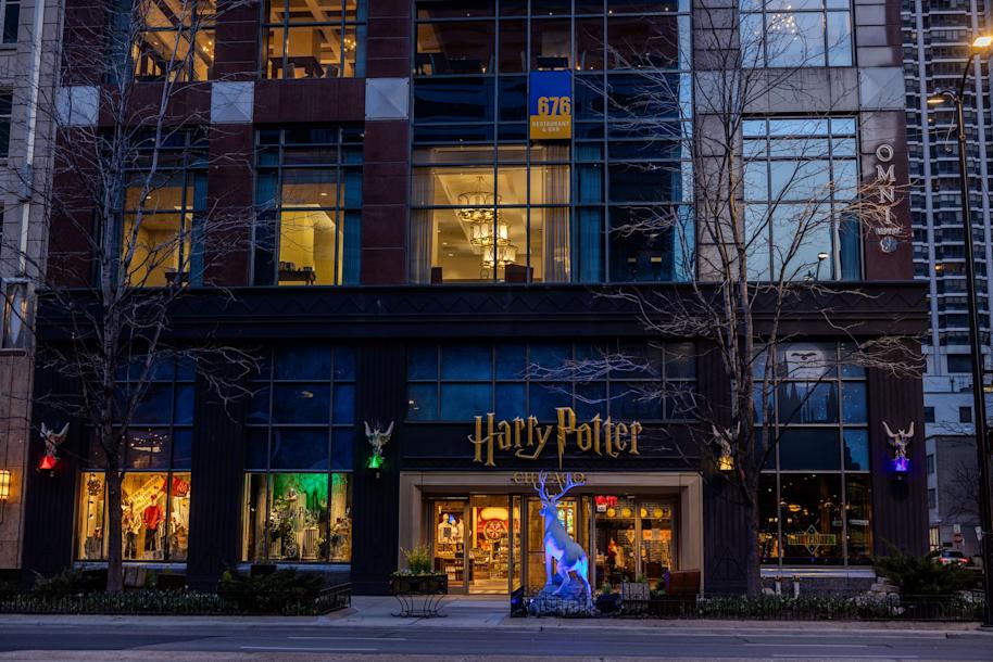 Harry-Potter-Chicago-Front-of-Shop