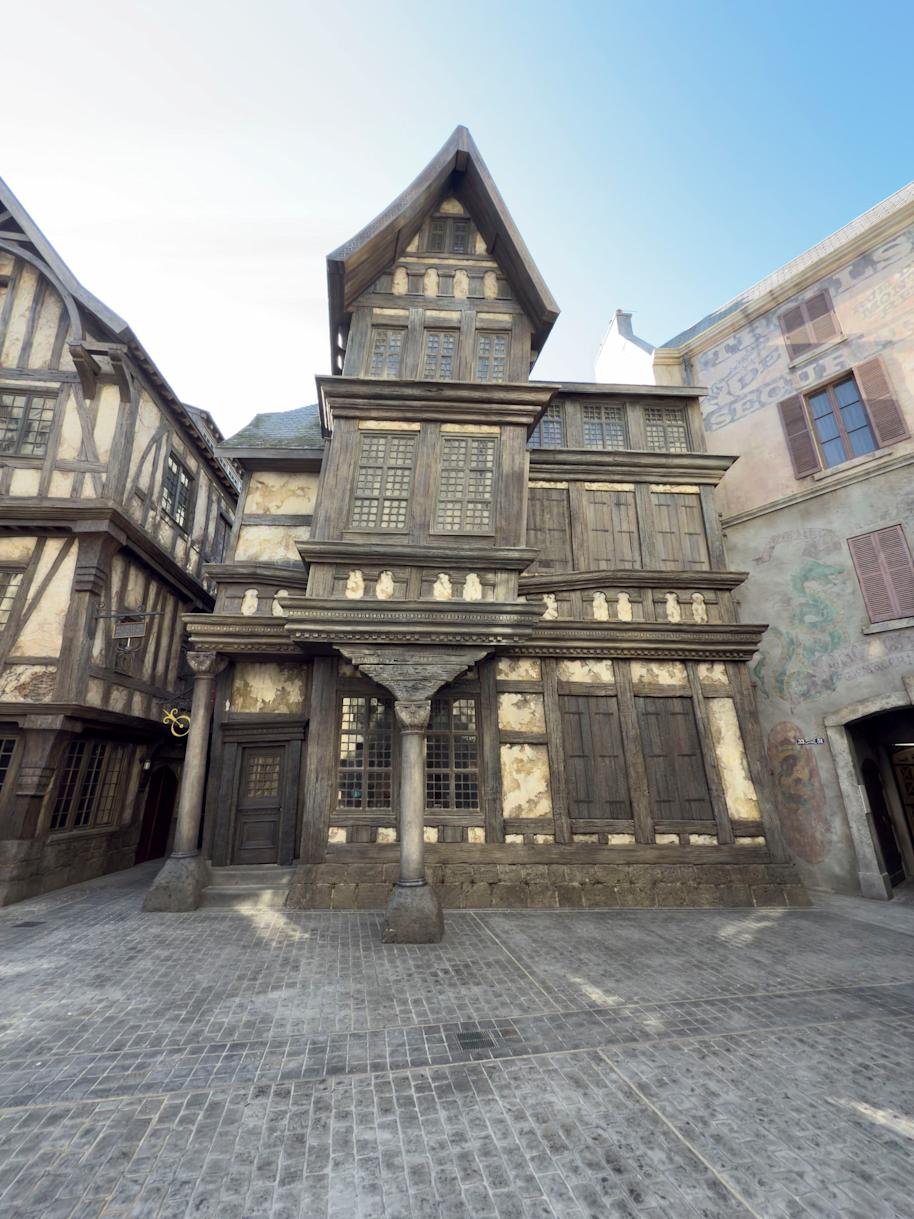 Epic-Universe-Easter-Egg-Nicolas-Flamels-House