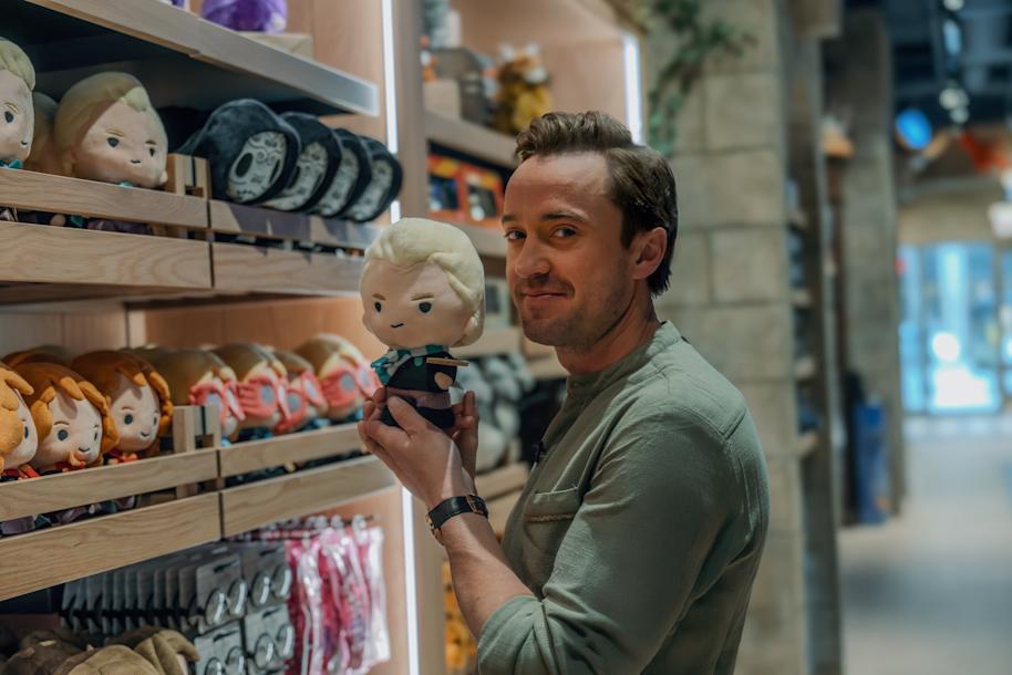 Harry-Potter-Chicago-Tom-Felton-with-Draco-teddy
