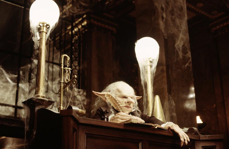 PMARCHIVE-WB F1 GringottsGoblin GoblinAtDeskInGringotts 2337 IgXUQ2A3wI800xPb4iD8J-b1